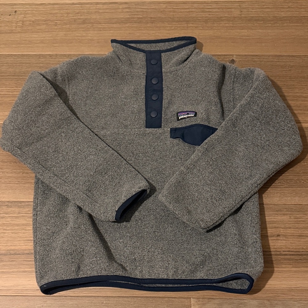 Patagonia boy Sweater in Gray and Navy